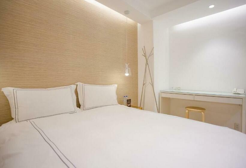 اتاق اکونومی, Mini West