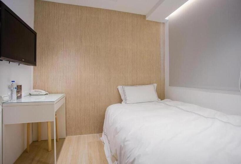 اتاق سوپریور یک تخته, Mini West