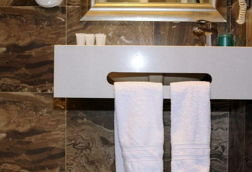 חדר סופריור עם מרפסת, Senator