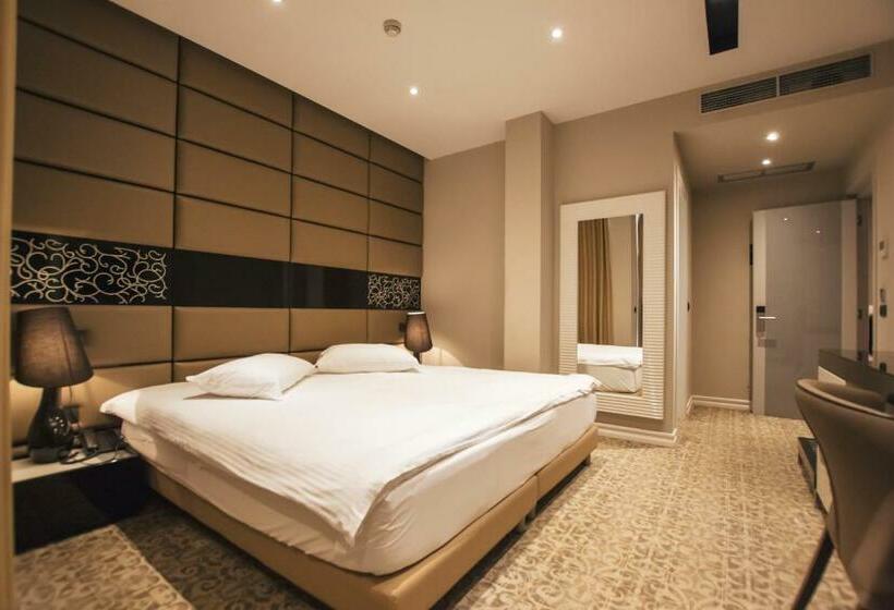 חדר סופריור עם מרפסת, Senator