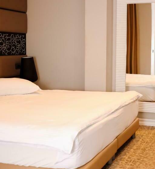 חדר סופריור עם מרפסת, Senator