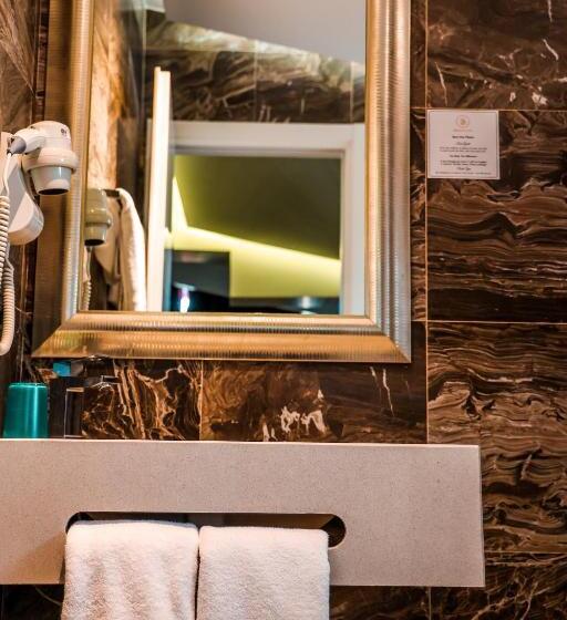 חדר סופריור עם מרפסת, Senator