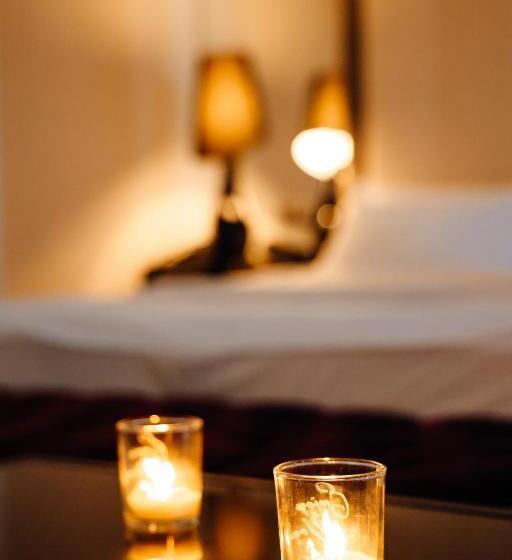 חדר סופריור עם מרפסת, Senator