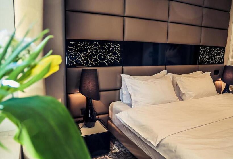 חדר סטנדרט, Senator