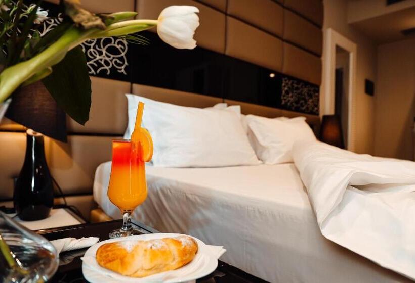 חדר סטנדרט, Senator