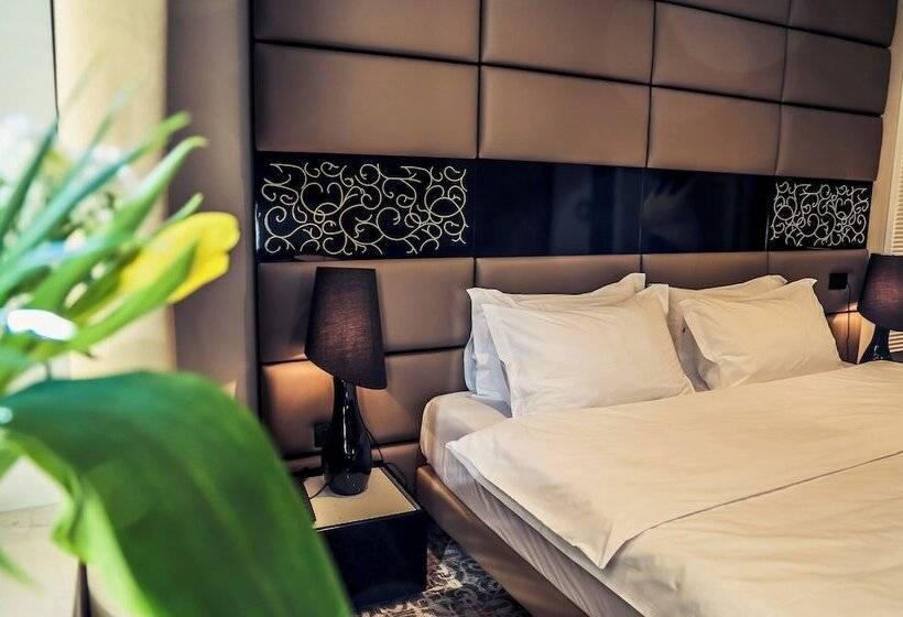 חדר סטנדרט, Senator