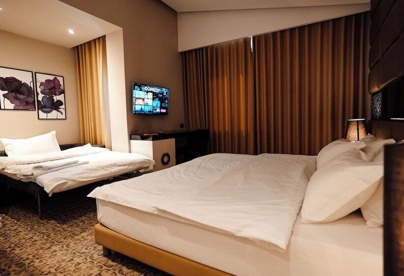 חדר סופריור, Senator