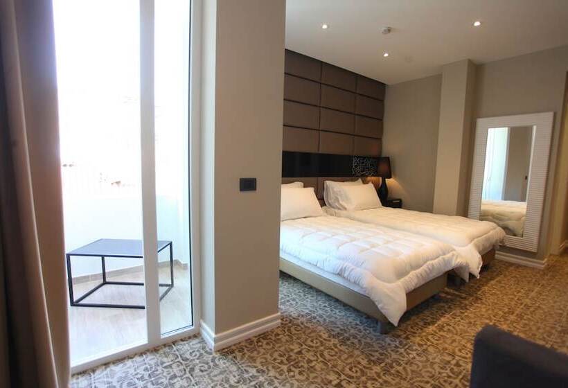 חדר סופריור, Senator