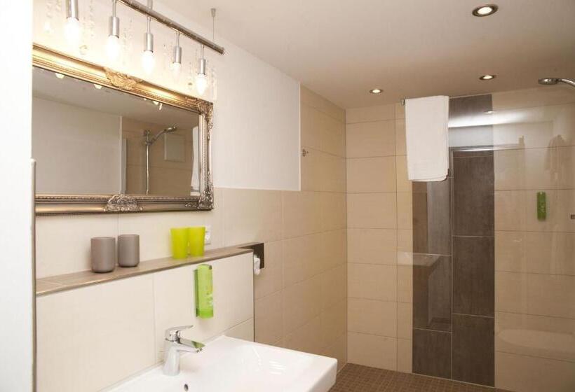 舒适型房间, Vintage Am Bundesbankbunker