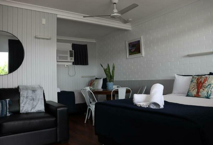 家庭间, Almare Tourist Motel