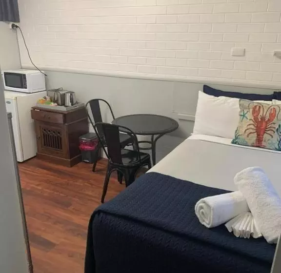 اتاق اکونومی, Almare Tourist Motel