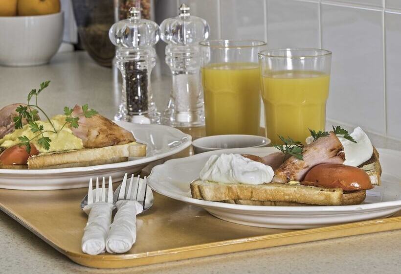 חדר משפחתי, Almare Tourist Motel