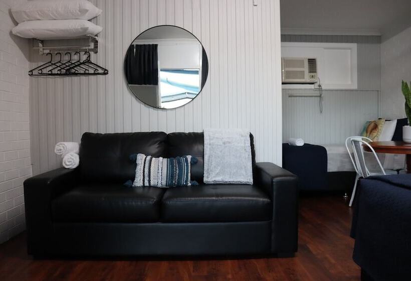 חדר משפחתי, Almare Tourist Motel