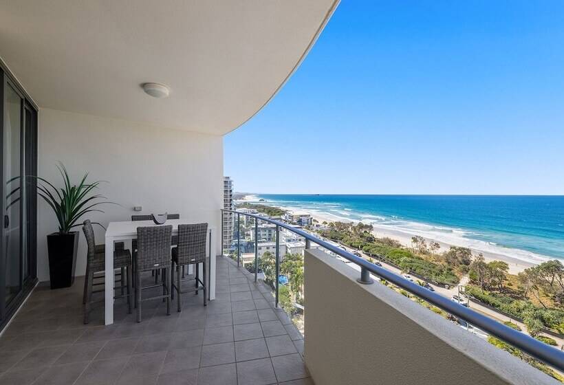 1 Bedroom Penthouse Apartment, Beach On Sixth