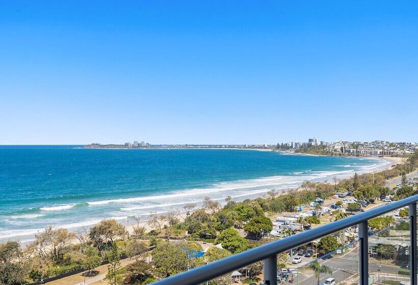 1 Bedroom Penthouse Apartment, Beach On Sixth