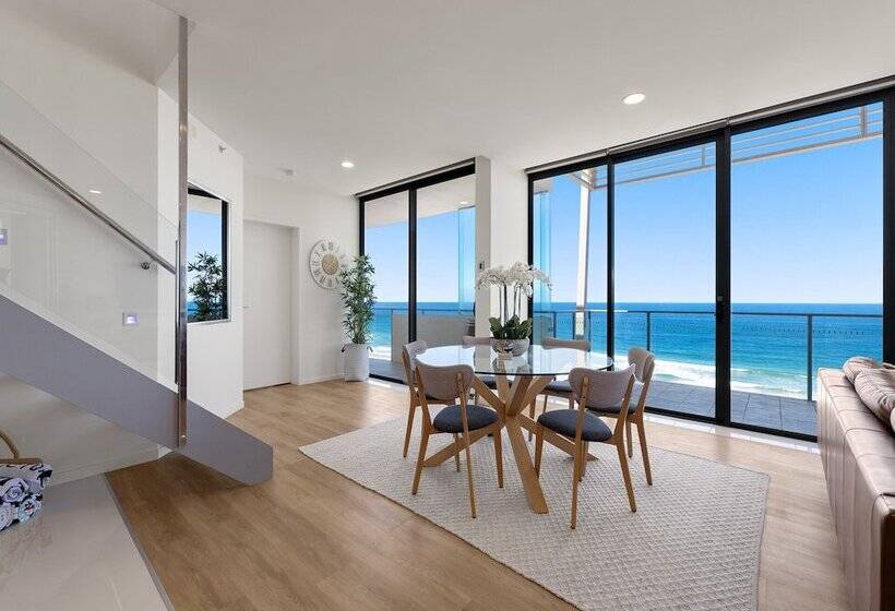 1 Bedroom Penthouse Apartment, Beach On Sixth