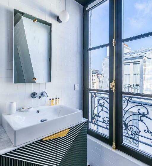 スーペリアールーム, Bob