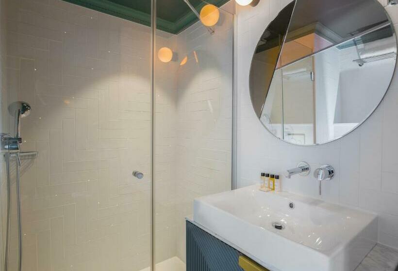 スタンダードルーム, Bob