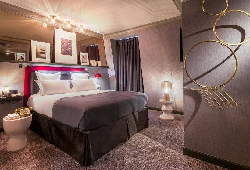 スーペリアールーム, Bob