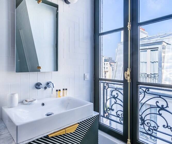 Quarto Superior, Bob