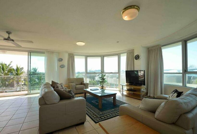 Апартаменты 3 Спальни, Chateau Royale Beach Resort Maroochydore
