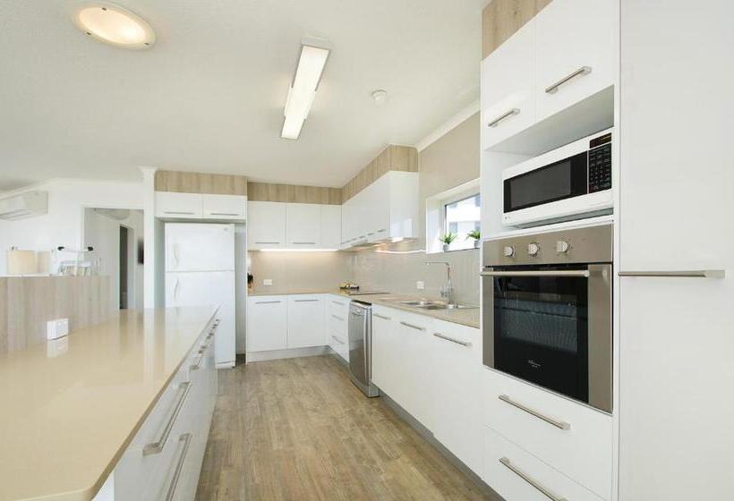 Апартаменты Deluxe 3 Спальни, Chateau Royale Beach Resort Maroochydore