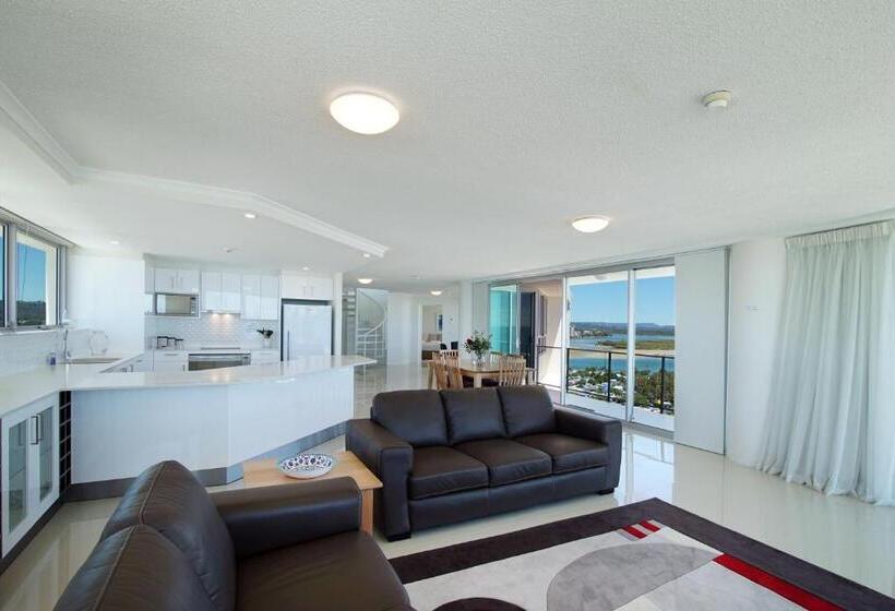 1 Bedroom Penthouse Apartment, Chateau Royale Beach Resort Maroochydore