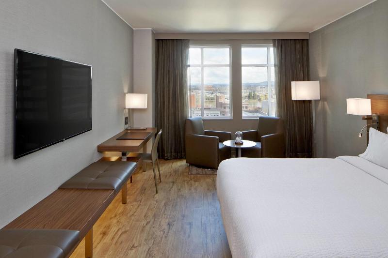 غرفة قياسية سرير كينج, Ac Hotel By Marriott Portland Downtown, Or