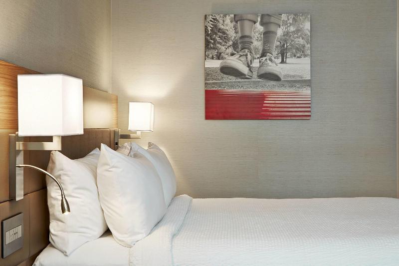 带大床的标准间, Ac Hotel By Marriott Portland Downtown, Or