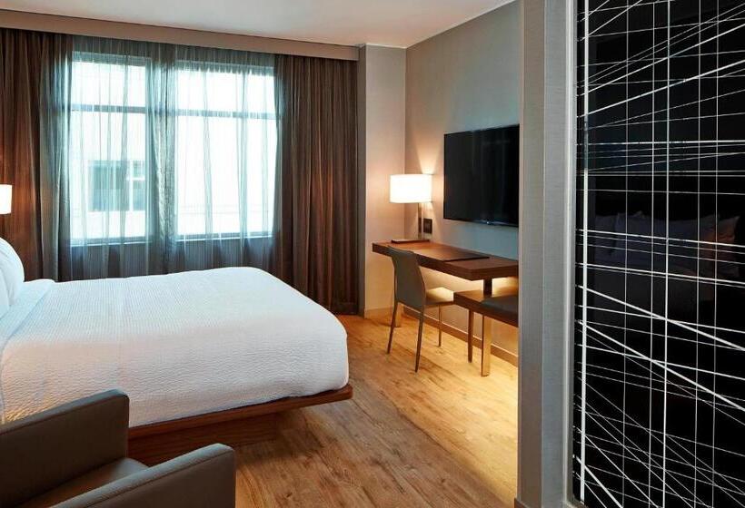 带大床的标准间, Ac Hotel By Marriott Portland Downtown, Or