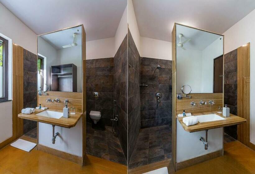 اتاق استاندارد با تخت بزرگ, Anandam   Jacuzzi & Private Pool Villas In Udaipur