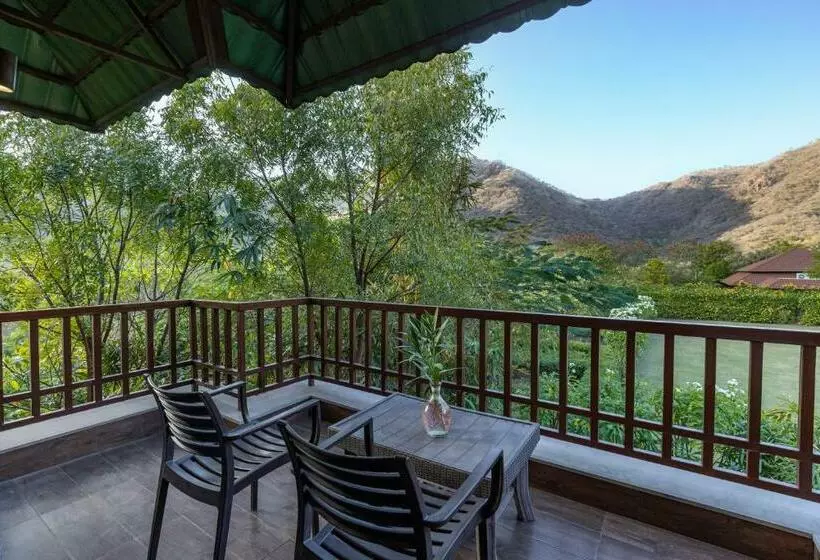اتاق استاندارد با تخت بزرگ, Anandam   Jacuzzi & Private Pool Villas In Udaipur