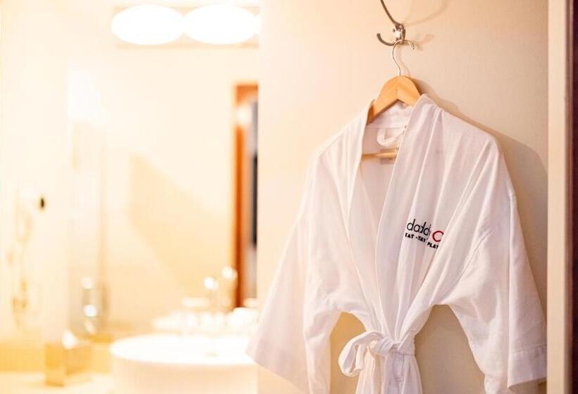 جناح سرير كينج, Daddy O