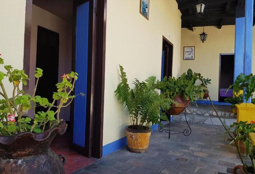 스탠다드 트리플 룸, Lirice Colonial