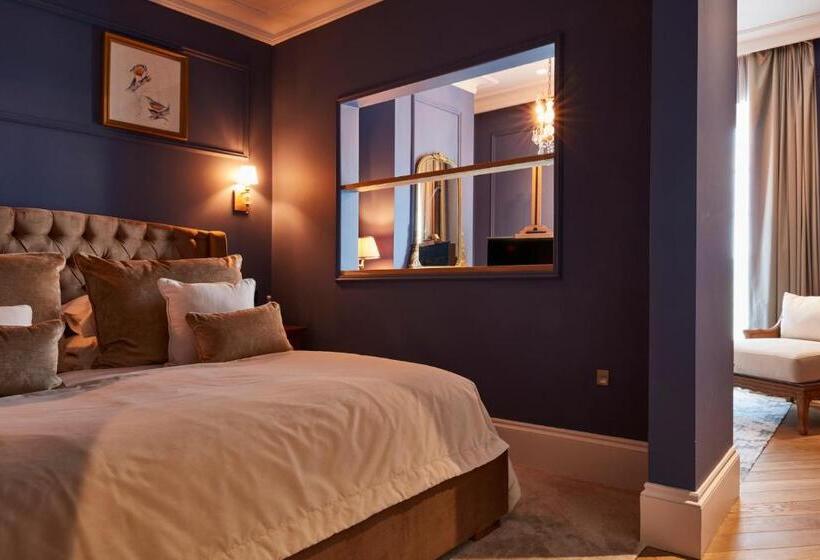 מיטת קינג בסוויטה, Lympstone Manor Hotel Restaurant & Vineyard   Relais & Chateaux