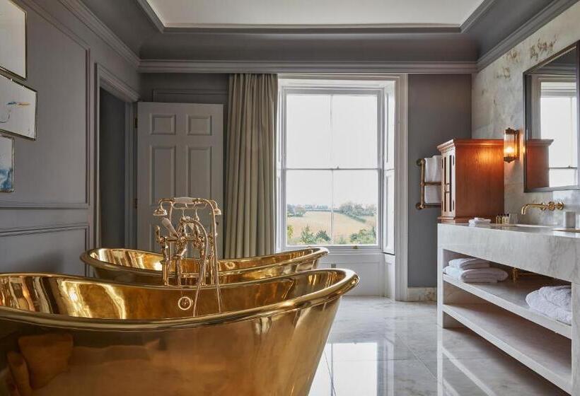 סוויטת סופריור נוף לים, Lympstone Manor Hotel Restaurant & Vineyard   Relais & Chateaux