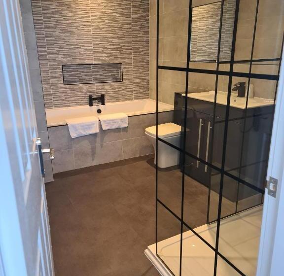 스위트 킹사이즈 침대, Royal Seabank