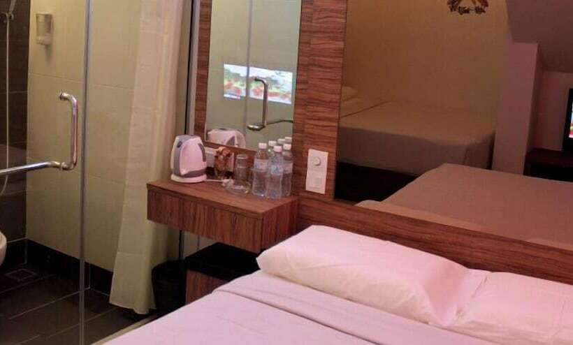 اتاق لوکس, Time Hotel Kuchai Lama