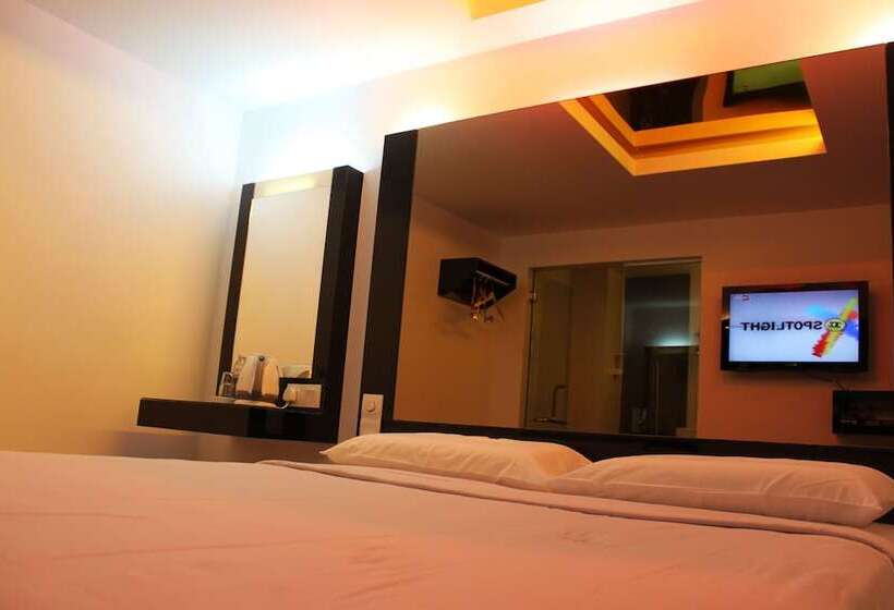 اتاق لوکس, Time Hotel Kuchai Lama