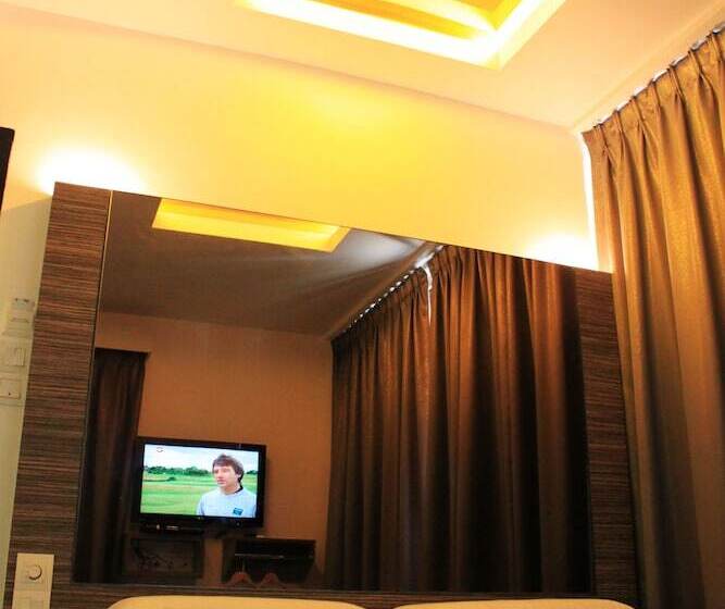 اتاق لوکس, Time Hotel Kuchai Lama