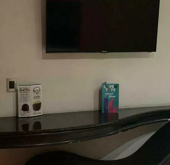 スイート, Motel Fronorte   Adults Only