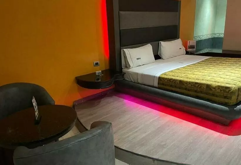 スイート, Motel Fronorte   Adults Only