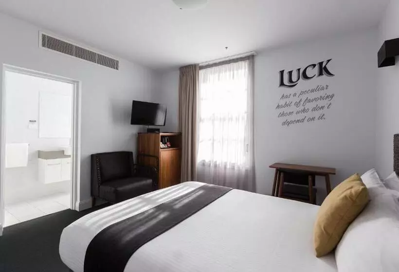 اتاق لوکس, The Lucky