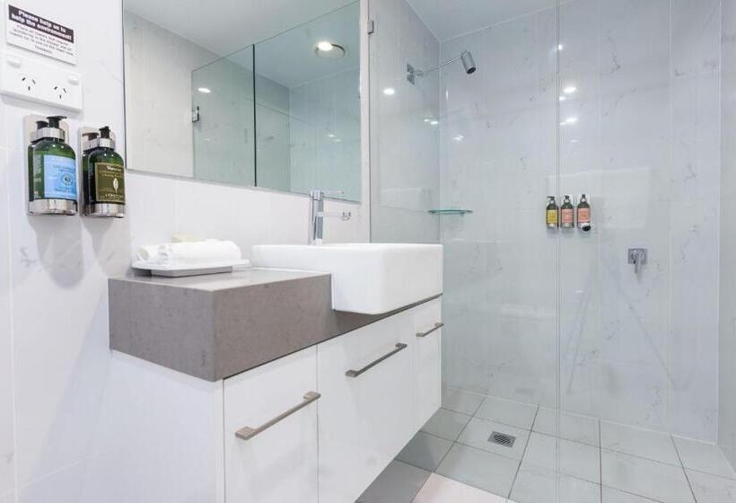 Номер Deluxe, The Lucky