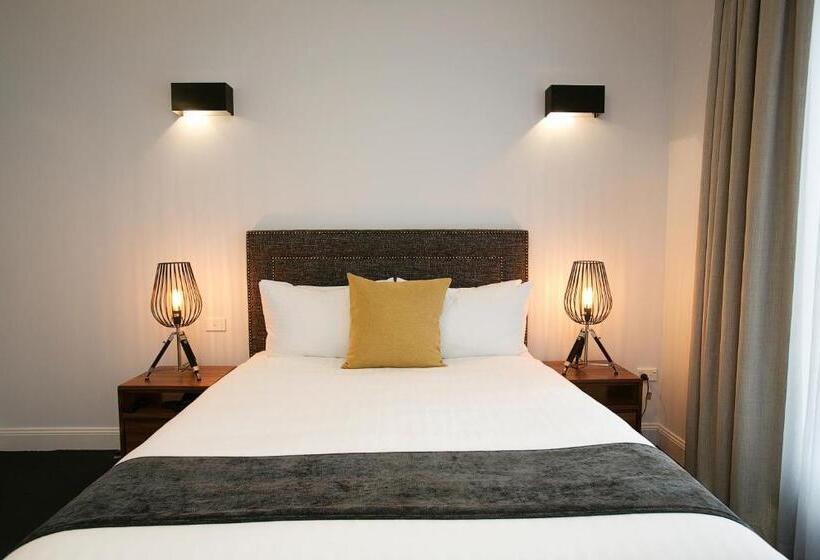 Номер Deluxe, The Lucky