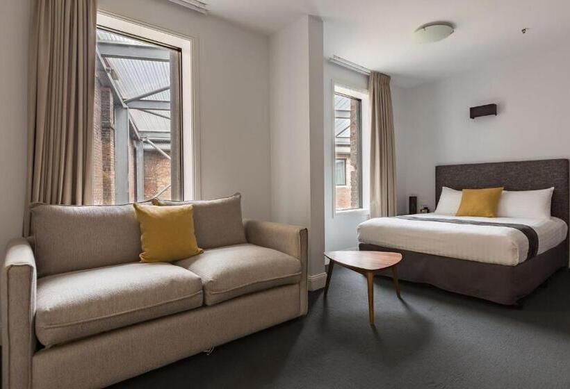 Номер Deluxe, The Lucky