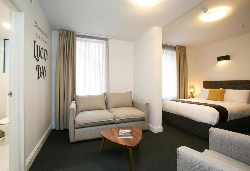 Номер Deluxe, The Lucky