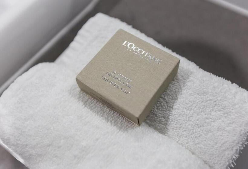 Люкс с Террасой, The Lucky