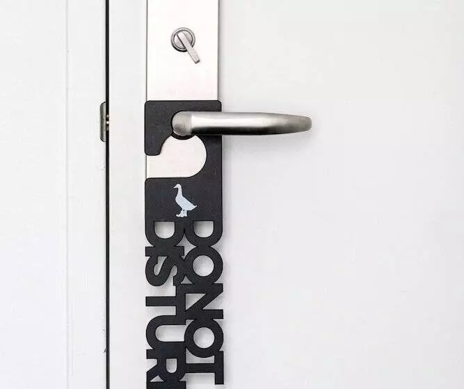 اتاق سوپریور, The Lucky