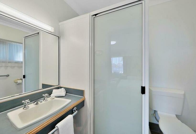 חדר משפתחתי סופריור, Oscar Motel